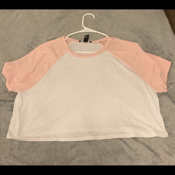 Pink and white tee - Picture 1 of 3